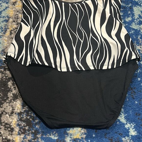 Lauren Ralph Lauren Black and White Zebra Patterned One Piece Swimsuit 8 - Picture 5 of 7